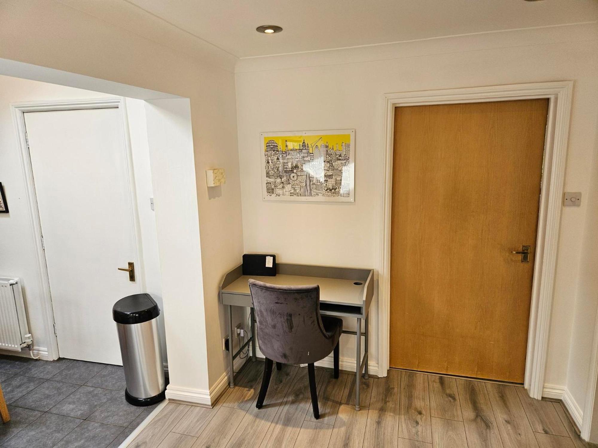 Redcot Gardens Stamford 4 Bed Contractor Familt Home With Parking Экстерьер фото