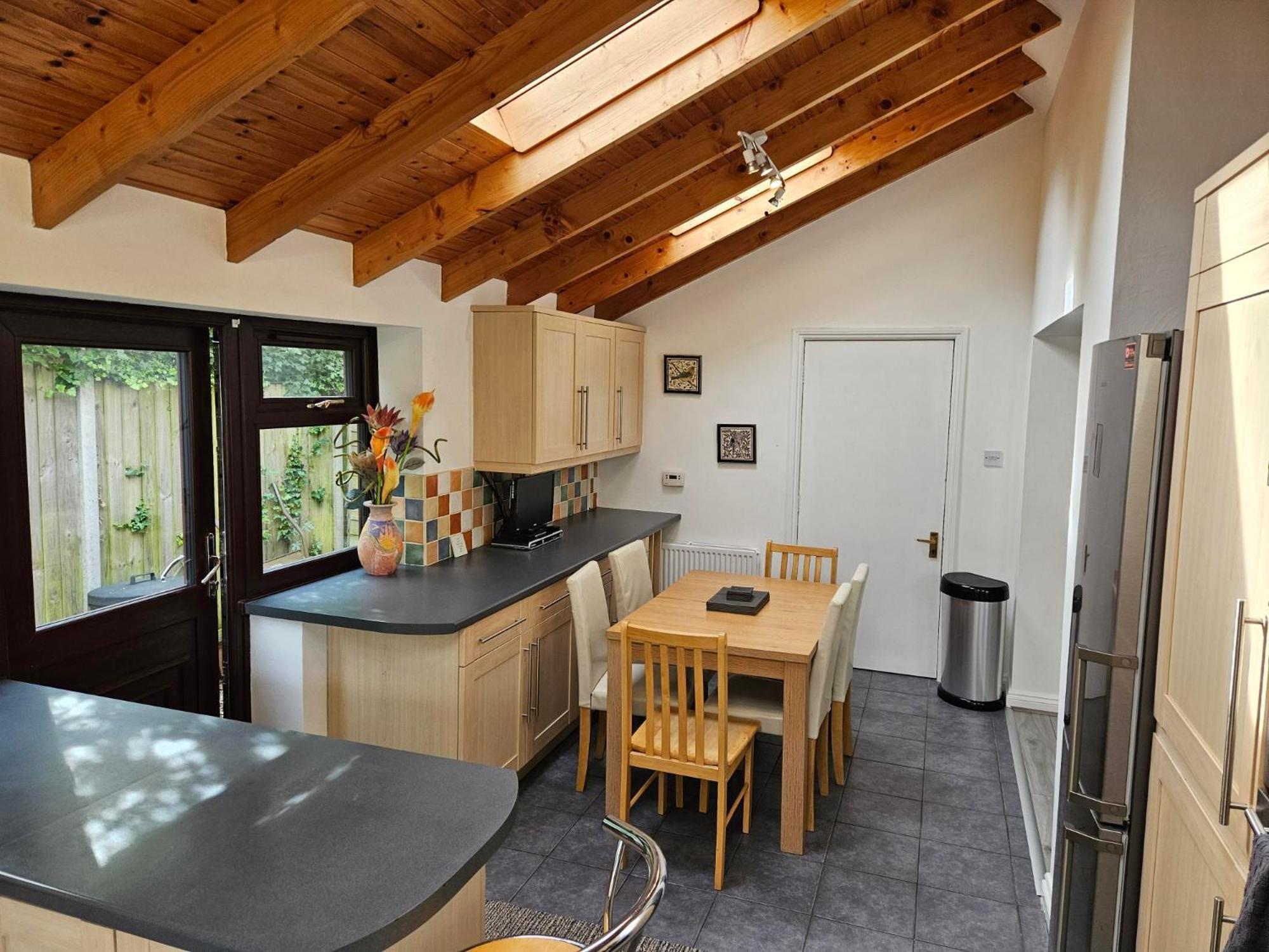 Redcot Gardens Stamford 4 Bed Contractor Familt Home With Parking Экстерьер фото